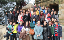 yy易游体育集团组织2012年国际三八妇女节登山活动